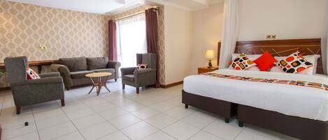 Deluxe Double Room | Minibar, in-room safe, desk, free WiFi