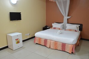 Standard Double Room | Desk, free WiFi - Royal City Hotel (Kisumu)