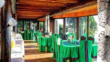 Free daily local cuisine breakfast