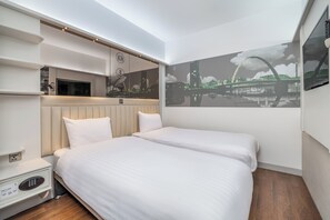 Classic Twin without Window | Premium bedding, in-room safe, desk, blackout drapes - Point A Glasgow (Glasgow)
