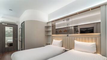 Classic Twin without Window | Biancheria da letto di alta qualità, una cassaforte in camera