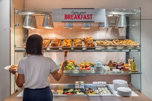 Tägliches kontinentales Frühstück gegen Gebühr