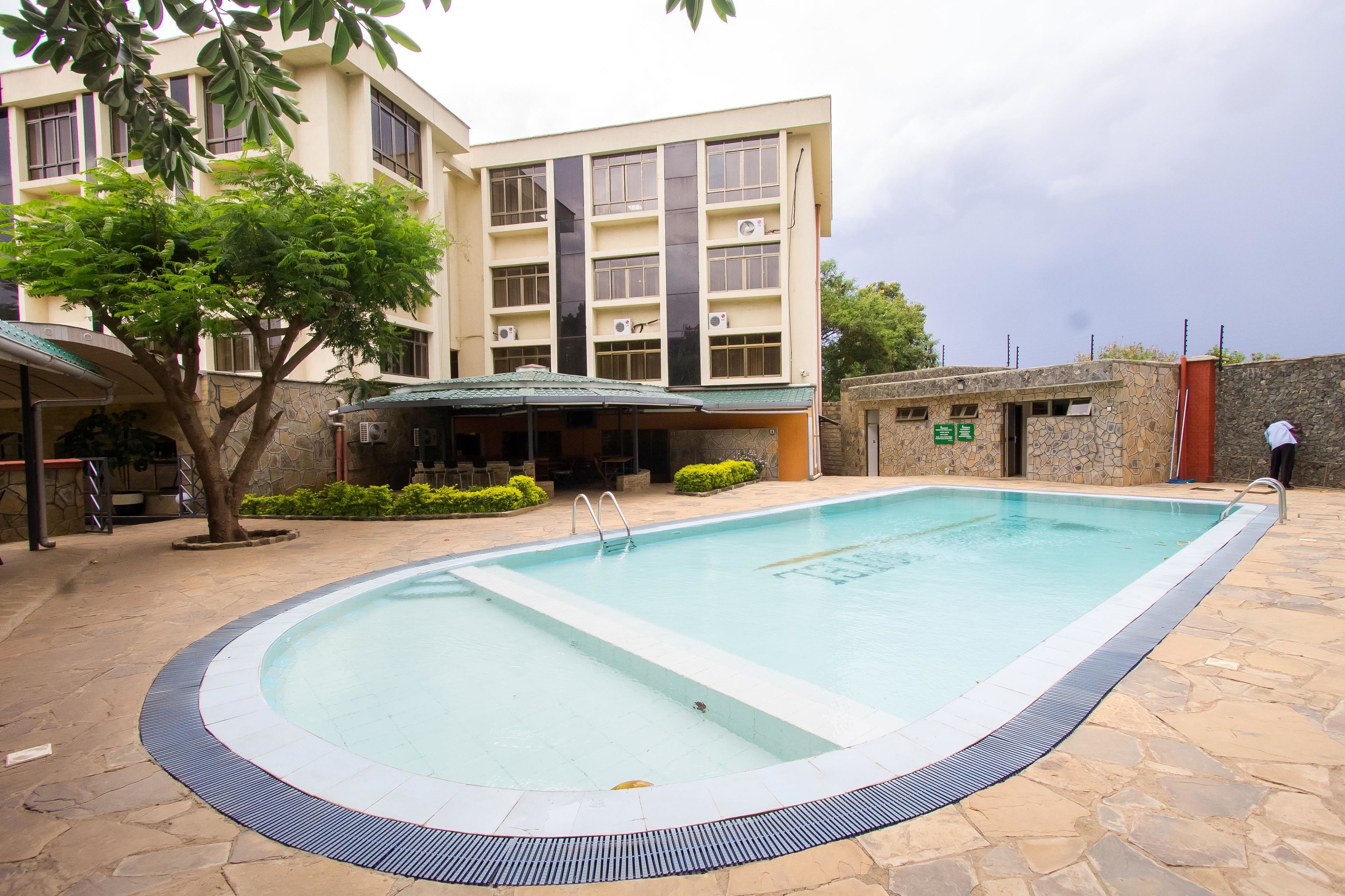 Hồ bơi ngoài trời 