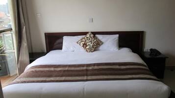 Suite | Free WiFi, bed sheets