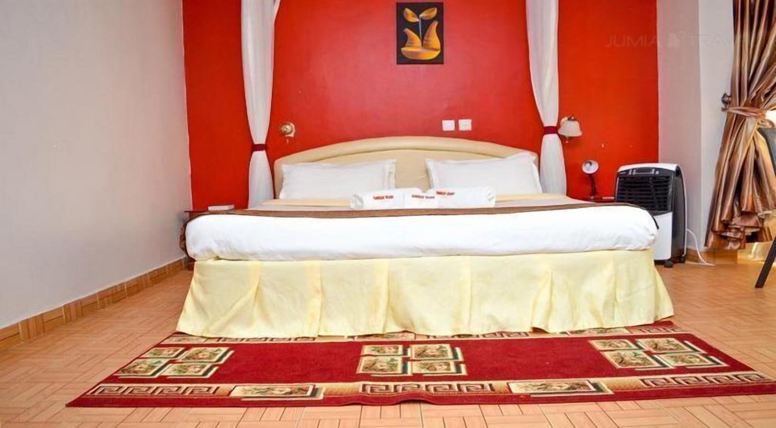 迷你吧、办公桌、隔音、免费 WiFi