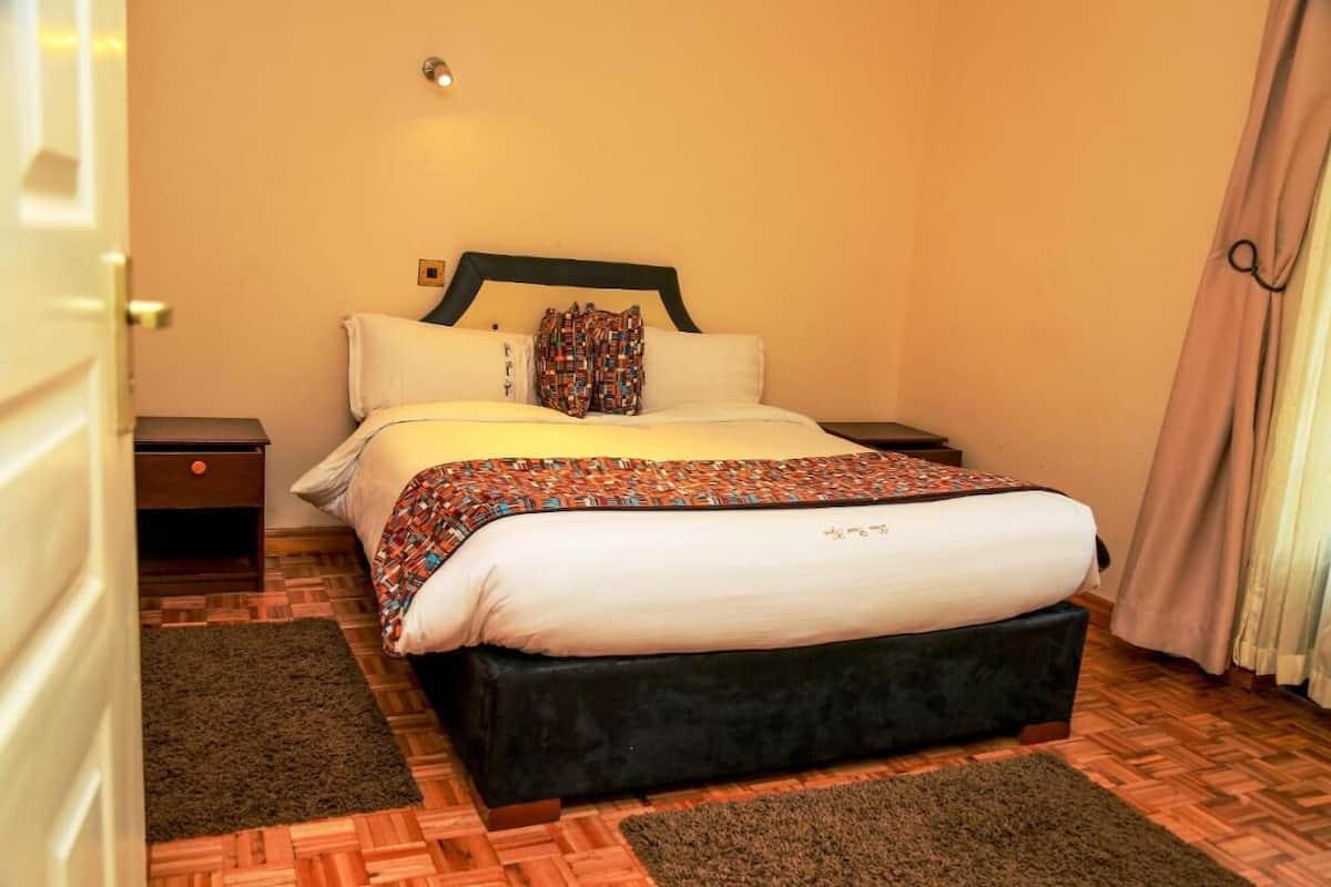 Minibar, desk, soundproofing, WiFi (free)