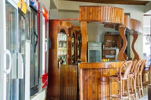 Bar (en el alojamiento)