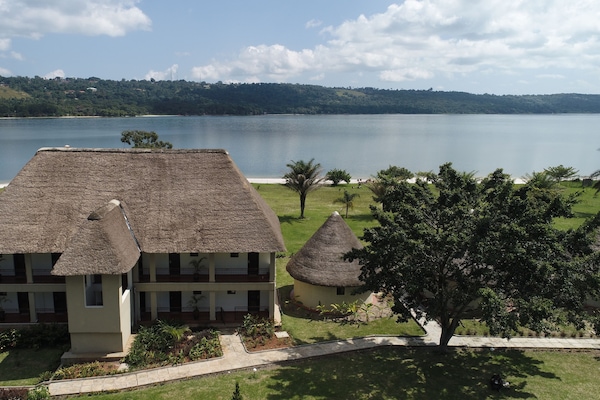 Habitación Deluxe con 1 cama doble o 2 individuales | Vistas al lago