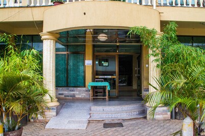 Oxford Royal Hotel