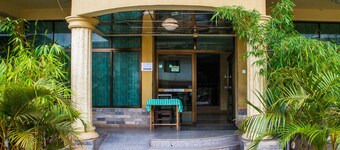 Oxford Royal Hotel