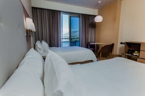 Premium bedding, in-room safe, iron/ironing board, free cots/infant beds - Hilton Garden Inn Silao Aeropuerto Bajio (Silao)