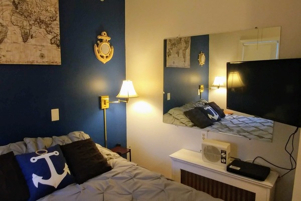 Double Room, 1 Queen Bed | Free WiFi, bed sheets