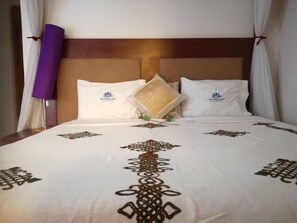 Standard Double Room | Desk, free WiFi, bed sheets