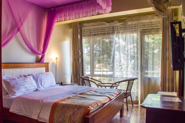 標準雙人房 | 書桌、免費 Wi-Fi