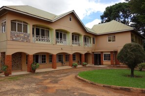 Front of property - Jinja Safari Hotel (Jinja)