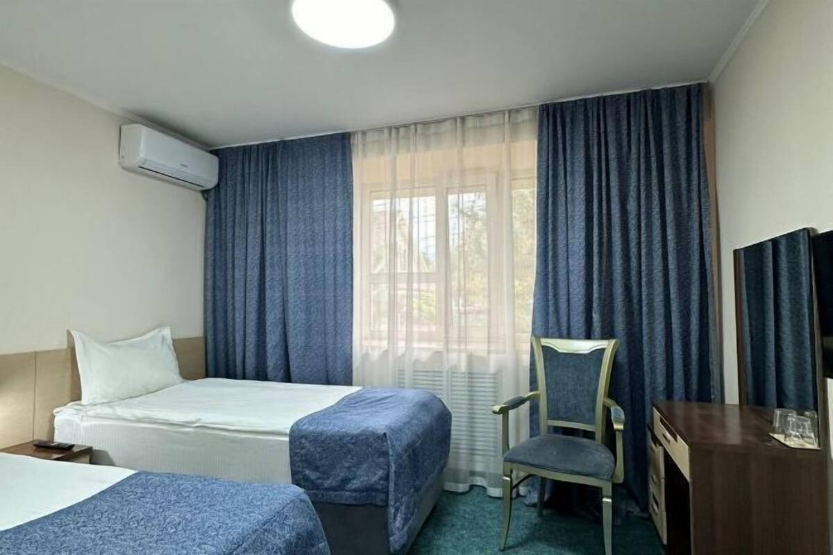 1 habitación, minibar y caja de seguridad en la habitación