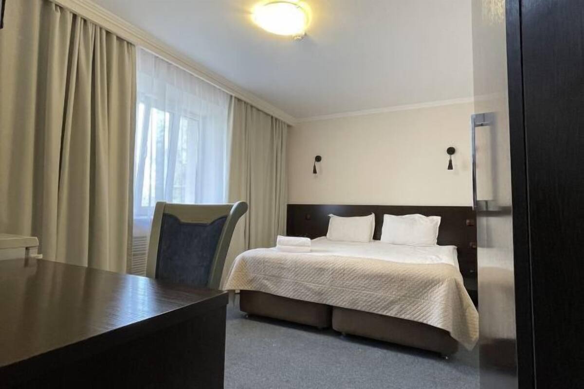 1 habitación, minibar y caja de seguridad en la habitación