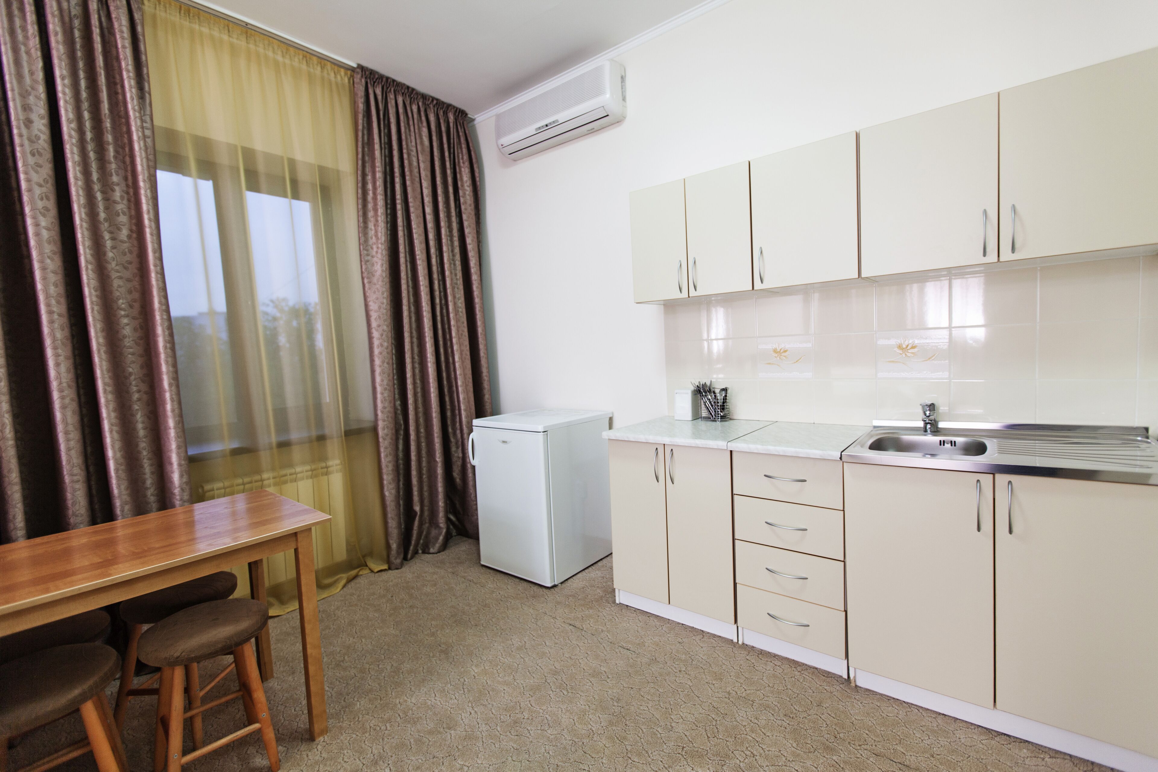 family twin room | private kitchenette