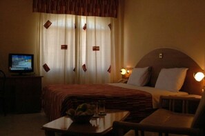 Minibar, in-room safe, desk, free WiFi - Crystal Hotel Asmara (Asmara)