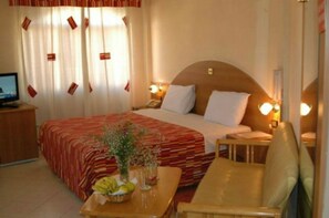Minibar, in-room safe, desk, free WiFi - Crystal Hotel Asmara (Asmara)