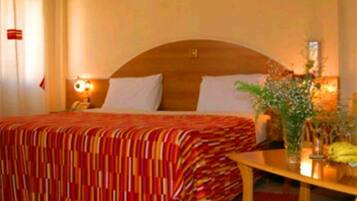 Minibar, in-room safe, desk, free WiFi