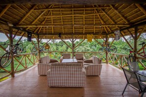 Lobby sitting area - Roots Retreat and Camping Resort (Entebbe)