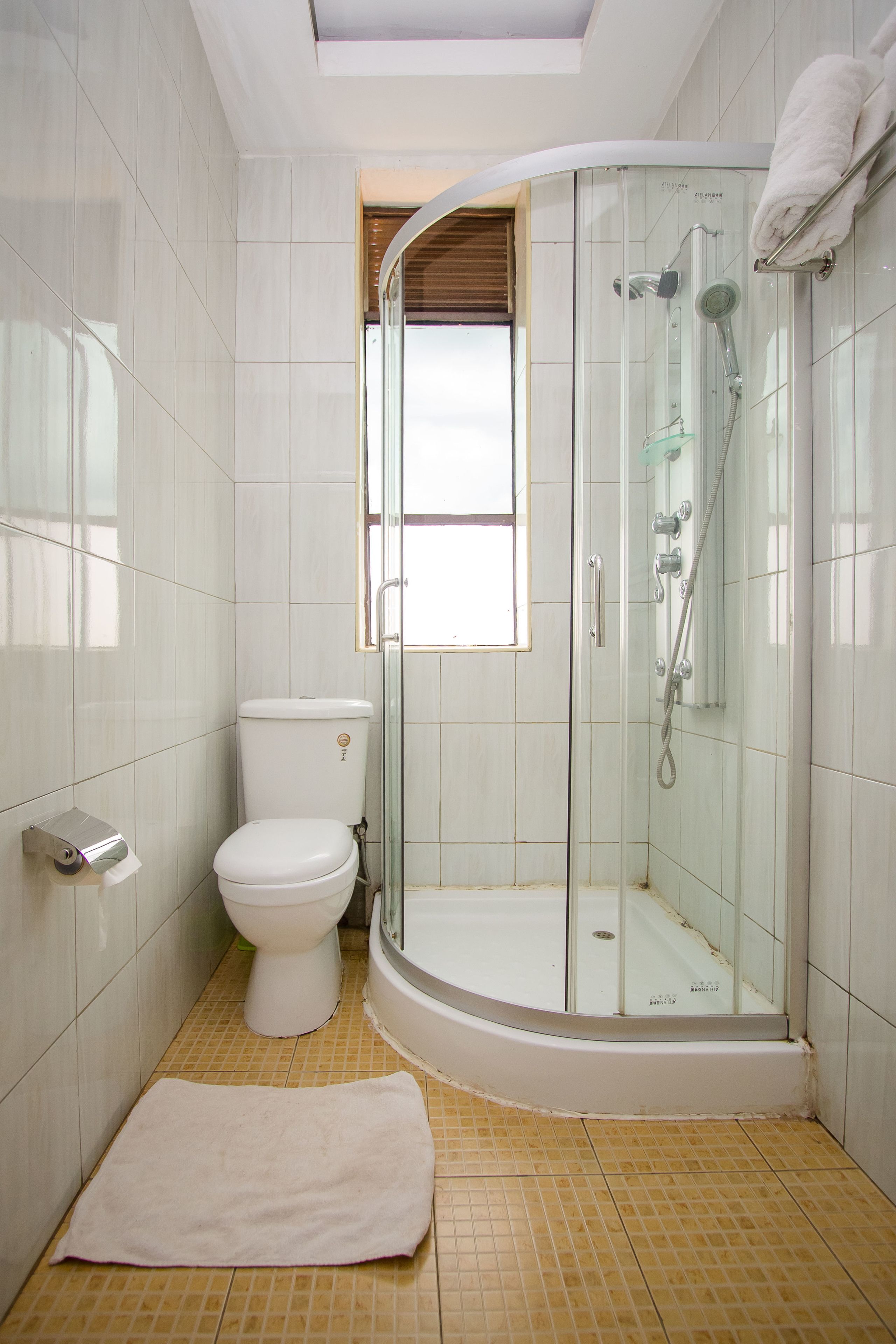 Standard Double Room, Balcony | Bathroom | Separate tub and shower, free toiletries, hair dryer, towels