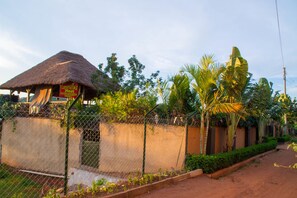 View from property - Hotel Gorilla's Nest Entebbe (Entebbe)