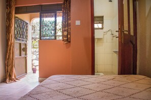 Standard Double Room | Desk, free WiFi, bed sheets - Hotel Gorilla's Nest Entebbe (Entebbe)