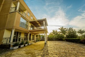 Fachada de la propiedad