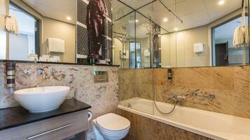 Chambre Confort (1 Double Bed 1 Single Bed) | Salle de bain