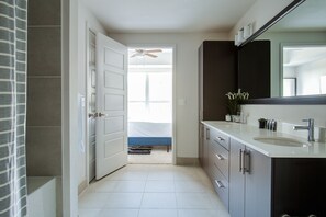 Bathroom - Locale Austin - Rainey Street (Austin)