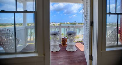 The Sandpiper Inn & Cottages
