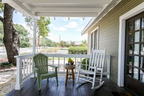 Porch - Post Oak Haus (Fredericksburg)