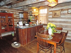 CayCay's Cabin | Private kitchen | Fridge, microwave, stovetop - CayCay's Cabin (Fredericksburg)