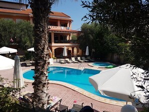 Outdoor pool - Aloni Hotel (Kassandra)