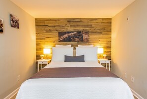 Premium bedding, individually decorated, individually furnished - The Georgetown House (Washington)