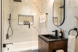 Luxury Townhome, 2 Bedrooms, Canal View | Bathroom | Free toiletries, hair dryer, towels, soap