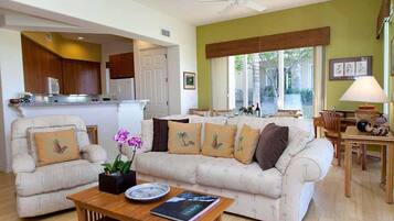 Apartemen, 2 kamar tidur | Ruang keluarga | Pemutar DVD