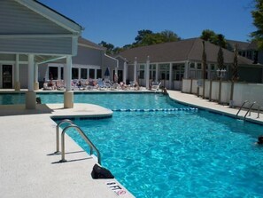 Huoneisto, 2 makuuhuonetta | Ulkouima-allas