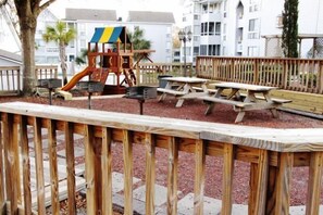 Condo, 2 Bedrooms | BBQ/picnic Area