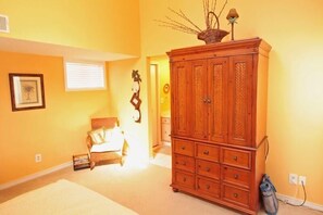 Condo, 2 Bedrooms
