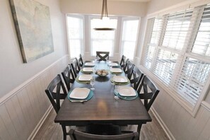 Condo, 4 Bedrooms | In-room dining - Lake Arrowhead Recess (Myrtle Beach)