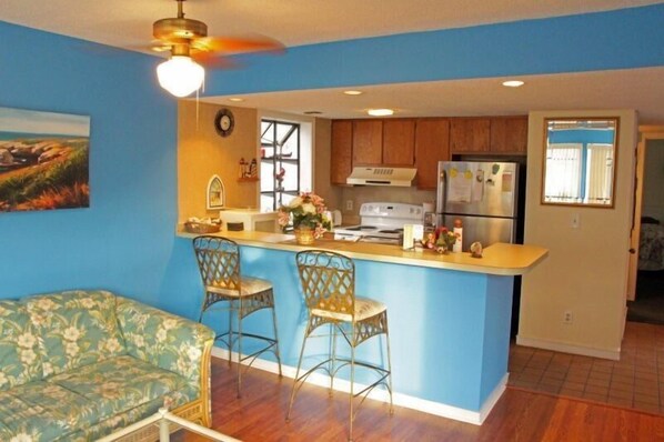 Condo, 2 Bedrooms | Private kitchen | Fridge, microwave, coffee/tea maker