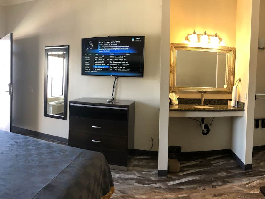 Desk, iron/ironing board, free WiFi