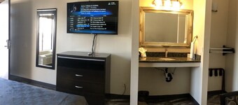 Castaic Inn Near Six Flags Magic Mountain