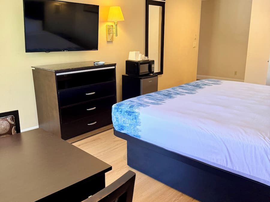 Room, 1 King Bed