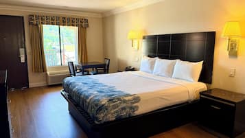 Kamer, 1 kingsize bed | Een bureau, een strijkplank/strijkijzer, gratis wifi