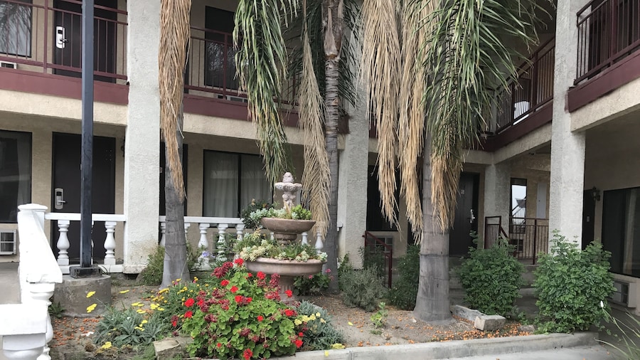 Castaic Inn Near Six Flags Magic Mountain