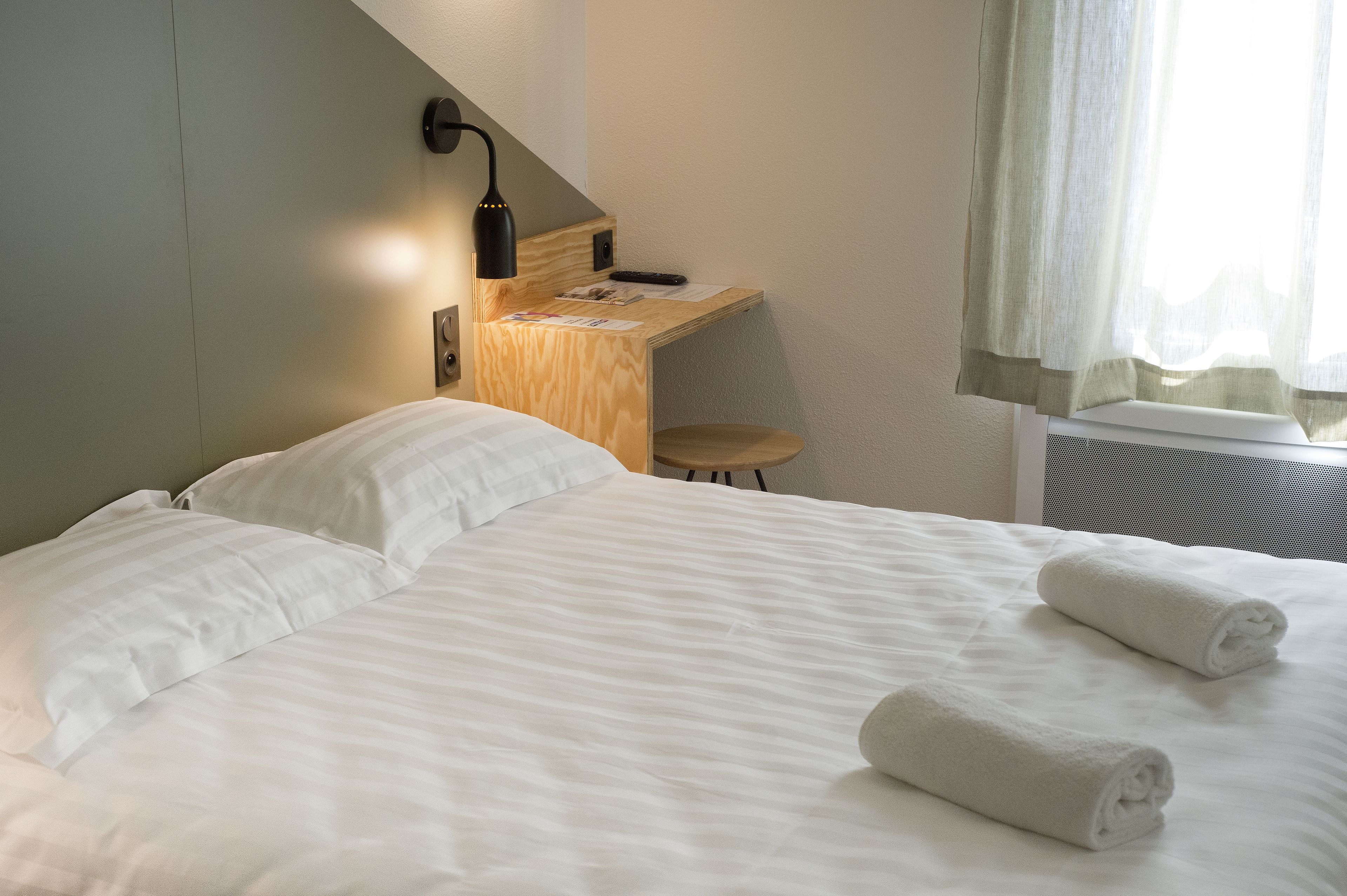 standard double room | premium bedding, desk, iron/ironing board, free wifi